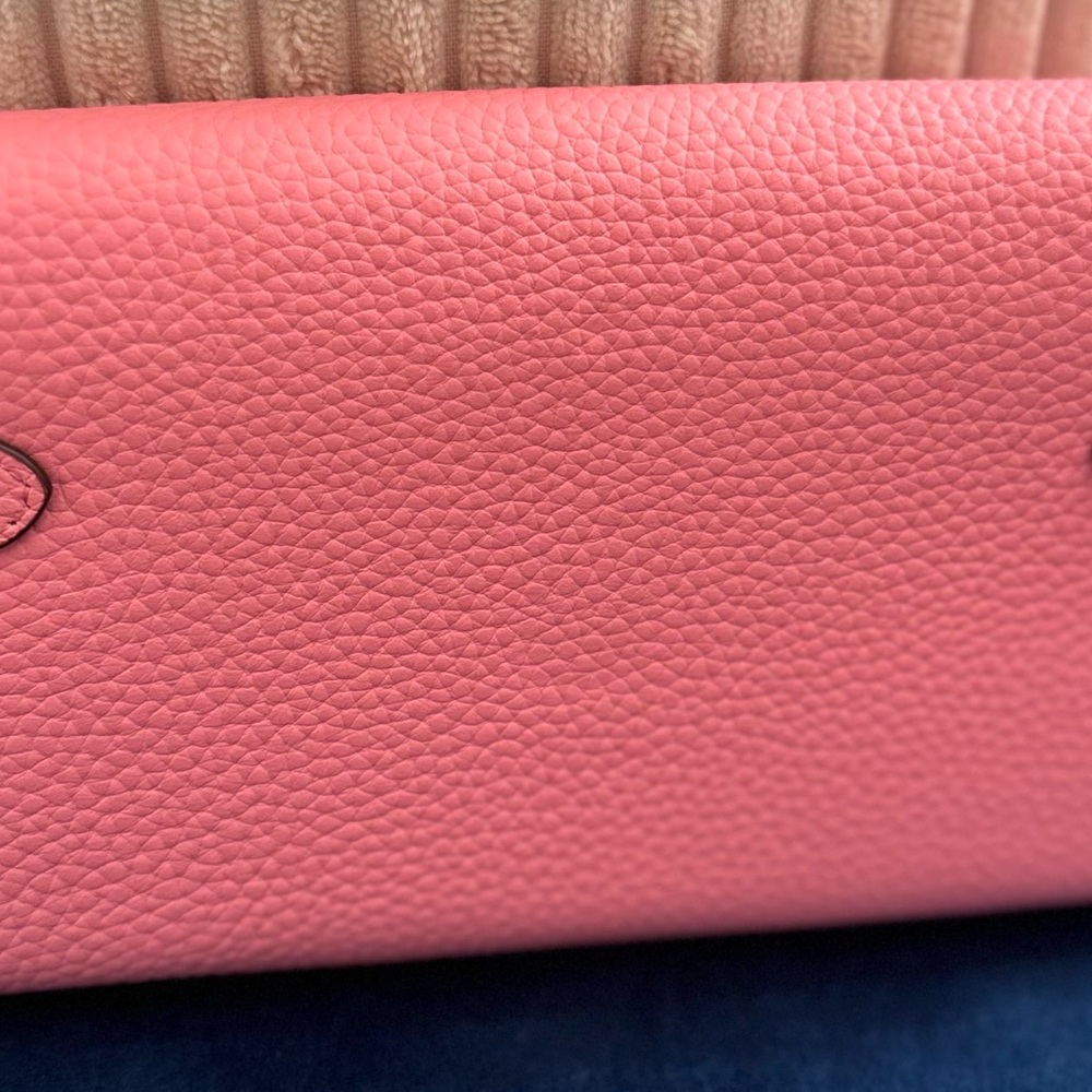 Elegant Pink Leather wallet - Picture 2 of 3